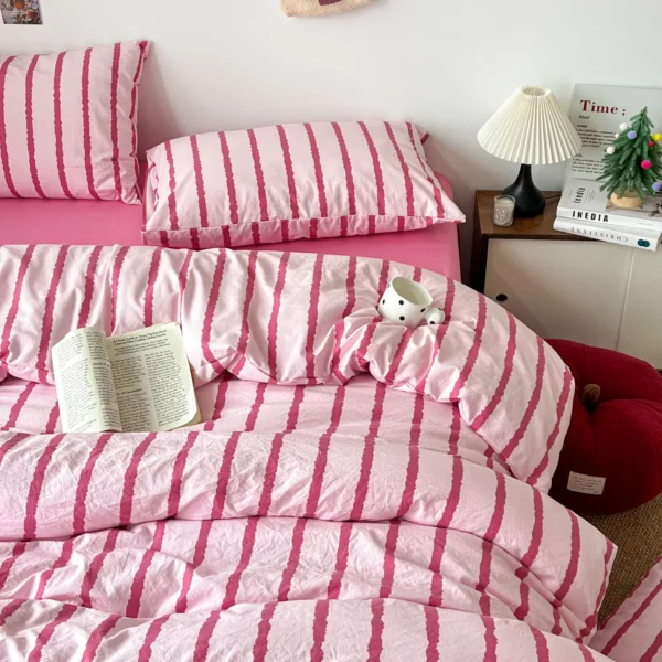 S337fef398c574515b669669db395fbe3l.webp 3pcs Simple Pink Striped Duvet Cover Set