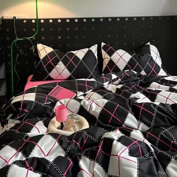 S3e0ade4c3a46463980ee9a14d561f52dc.webp Ins Nordic Black Dot Bedding Set