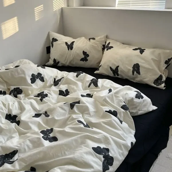 S48f441dd6396465a809427cae6bea082Q.webp Ins Nordic Black Dot Bedding Set