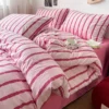S6f3eb08f24124804b914a5533e37543ei.webp 3pcs Simple Pink Striped Duvet Cover Set