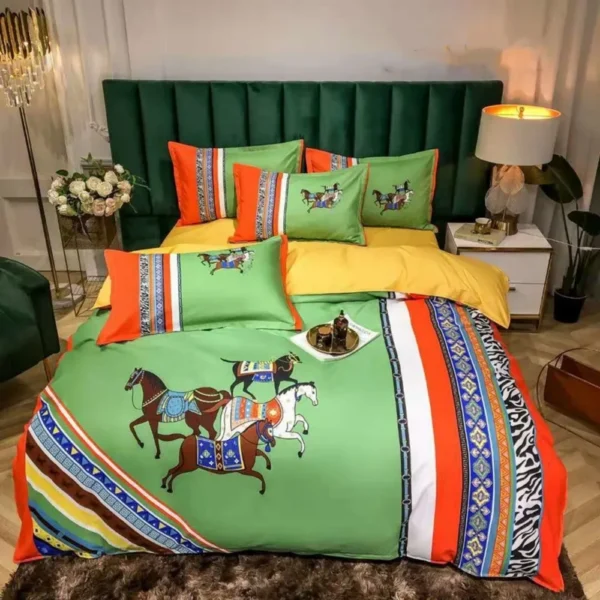 S7fbac1a94096485e881456d1c35273e6k.webp Microfibre Bedding Sets