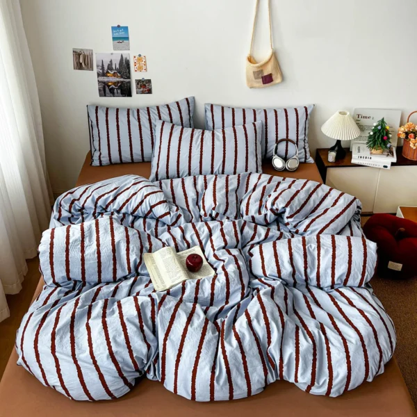 S90bd73290a884b0095c3ccbd0e82572aw.webp 3pcs Simple Pink Striped Duvet Cover Set